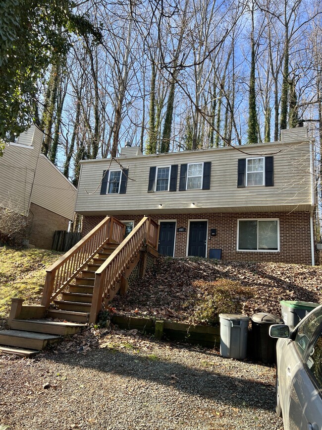 Building Photo - 405A Valley Rd Extension