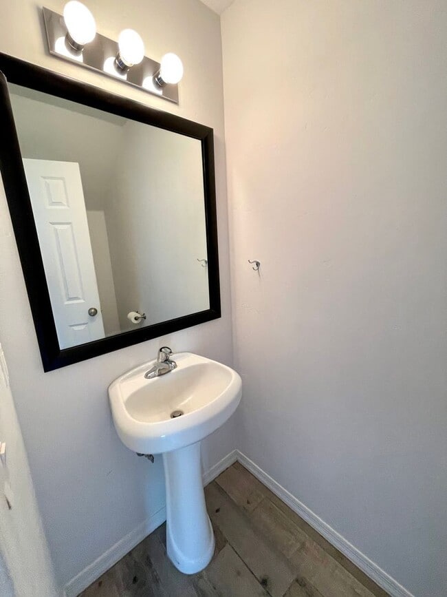 Building Photo - Beautiful 2020 Built- 4 Bedroom Home with 2 Car Garage!