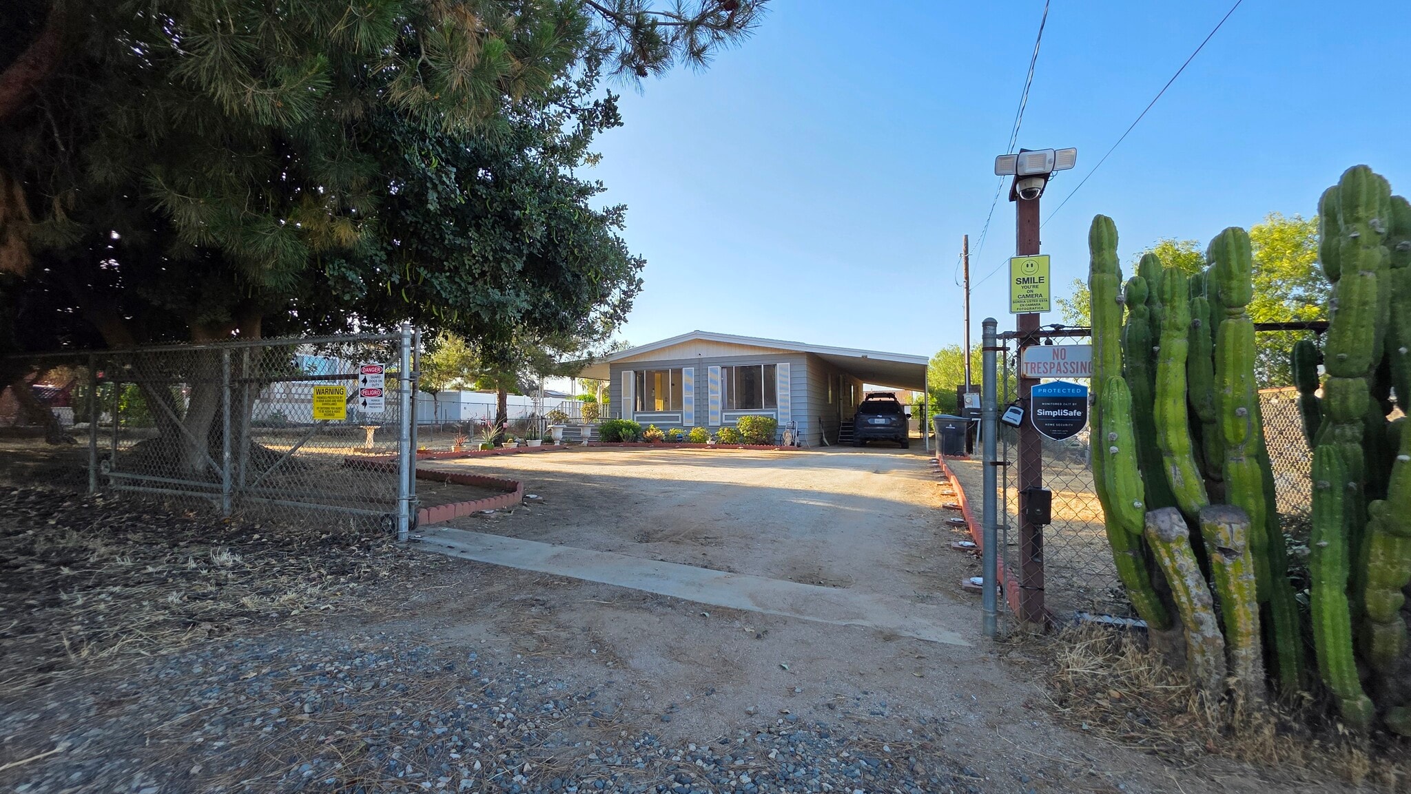 DRIVEWAY - 18950 Woodcrest Ln