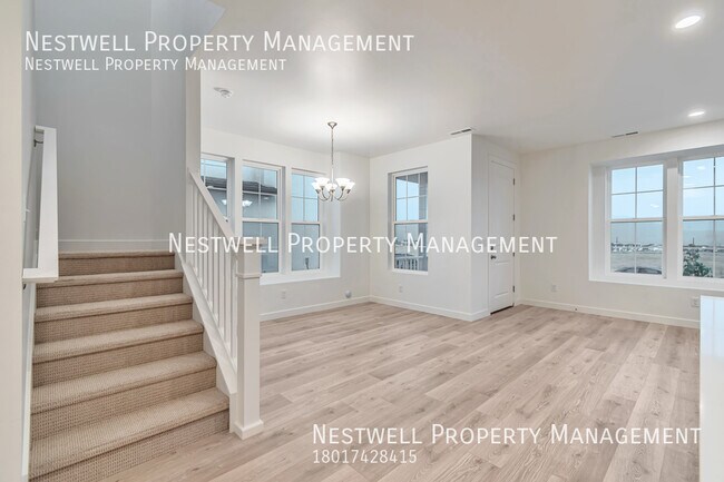 Building Photo - Stunning 3-bed Townhome in Daybreak