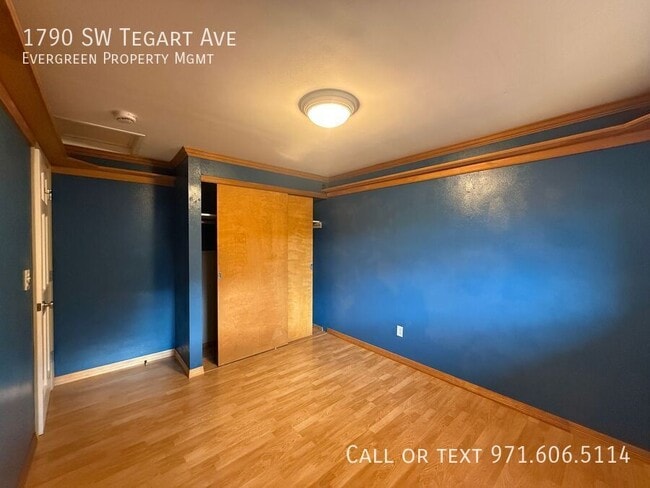 Building Photo - 1790 SW Tegart Ave