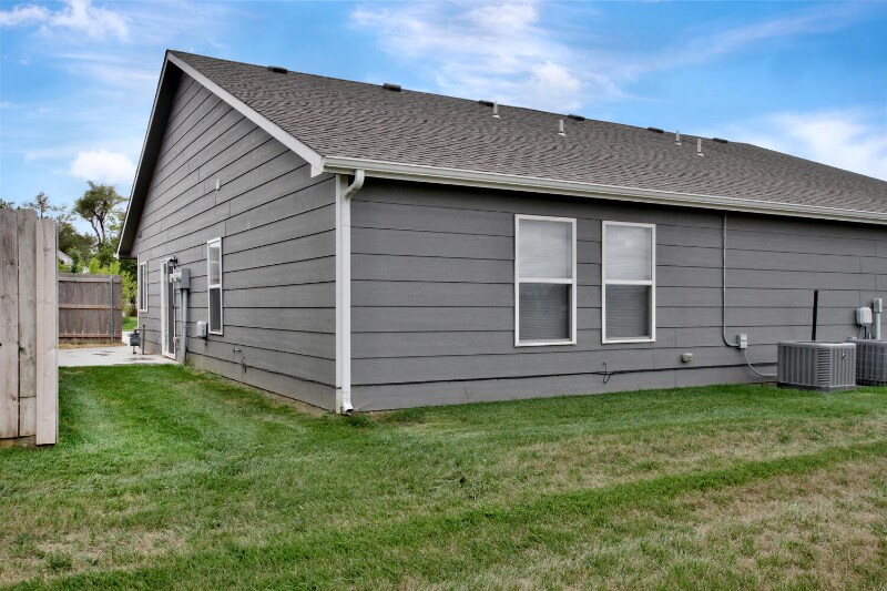 Building Photo - 1290 Curtis St