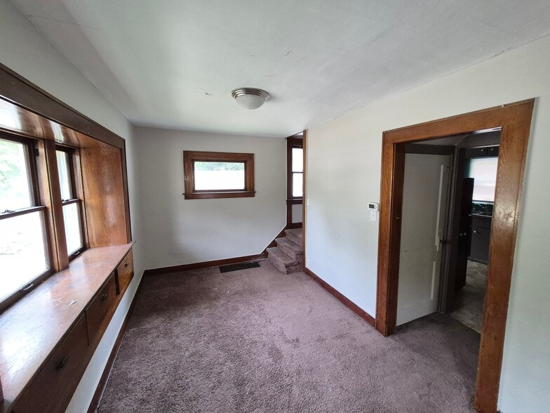 Building Photo - 601 Lathrop St