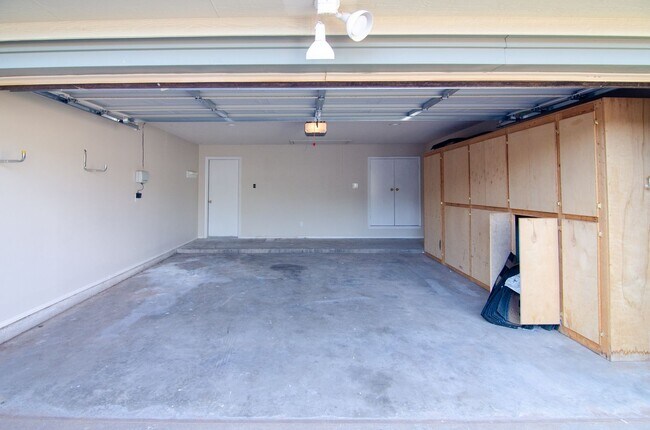 Building Photo - 5509 85th St