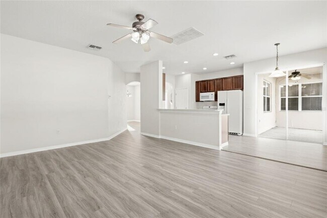 Building Photo - 3817 Blue Dasher Dr