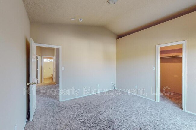 Building Photo - 9801 Basha St NW