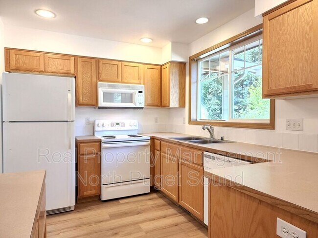 Building Photo - 6624 206th Pl NE
