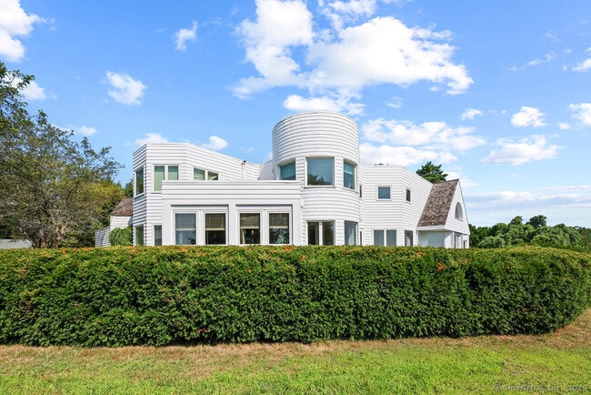 Building Photo - 130 Ferncliff Dr