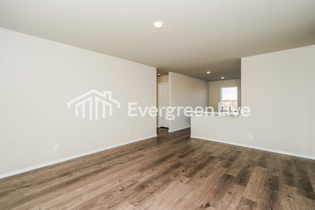 Building Photo - 10105 E King Pl