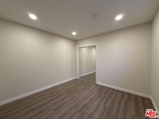 Building Photo - 4832 W 17th St