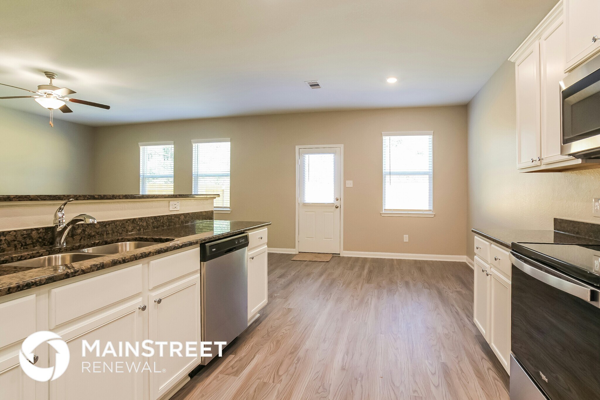 Building Photo - 27064 Leonardo Dr