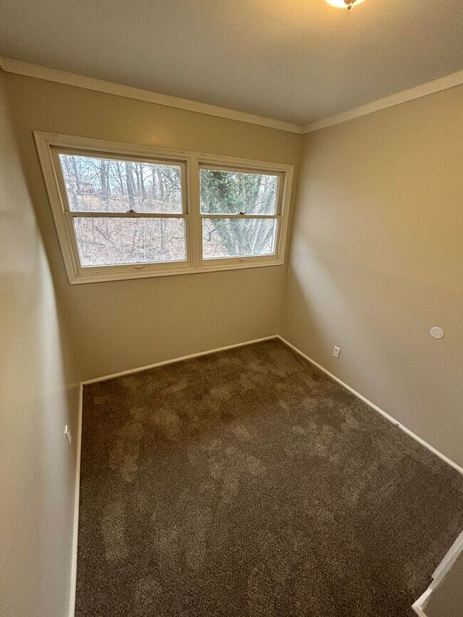 Building Photo - Cozy 3-Bedroom Home in a Convenient and Fa...