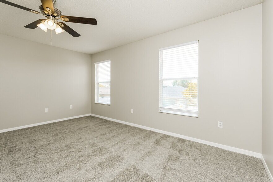 Building Photo - 2402 Ashecroft Dr
