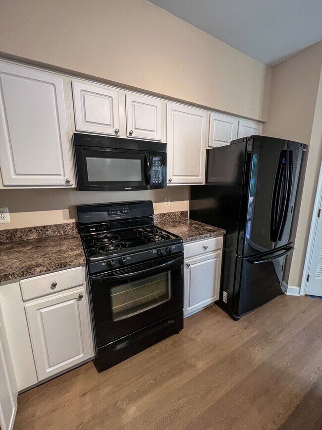 Building Photo - 8646 Willow Leaf Ln