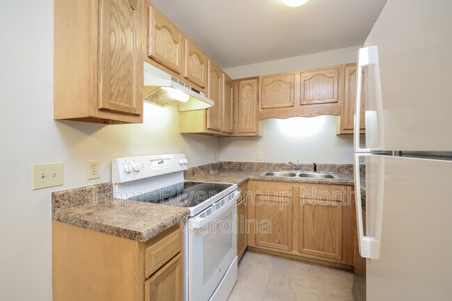 Building Photo - 304 Walnut Hollow Ct