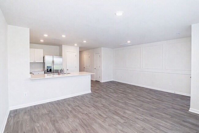 Building Photo - 211 Seymour Vlg Dr