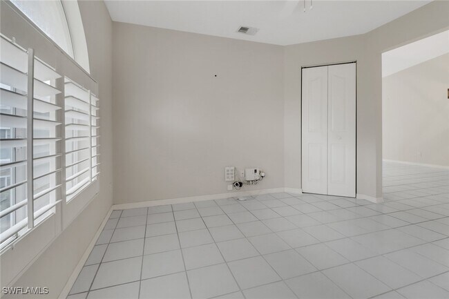 Building Photo - 875 New Waterford Dr