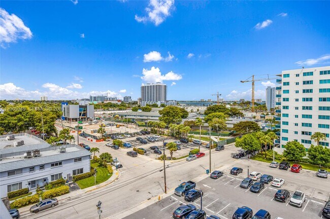 Building Photo - 7501 E Treasure Dr