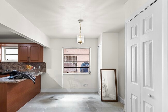 Building Photo - 1882 SW 17th Ave