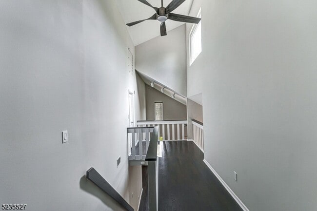 Building Photo - 33 Highmount Ave