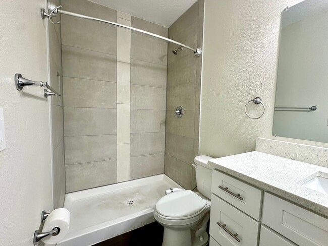 Building Photo - Live smart & stylish in this modern 3BR Eu...