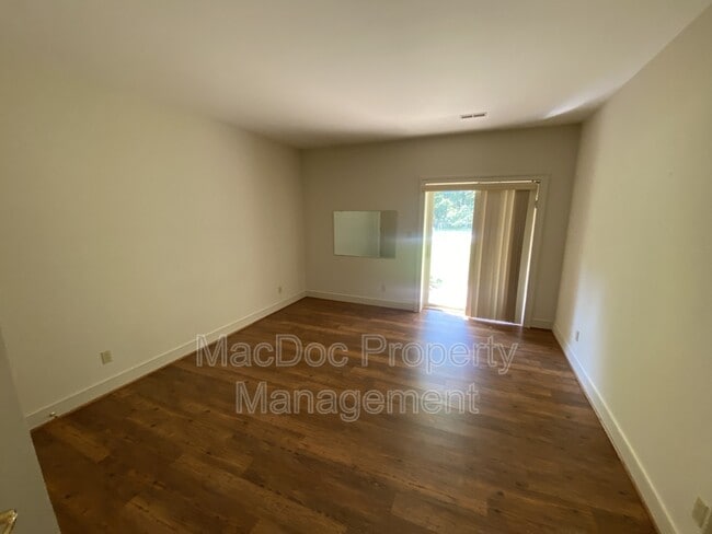 Building Photo - 11225 N Club Dr