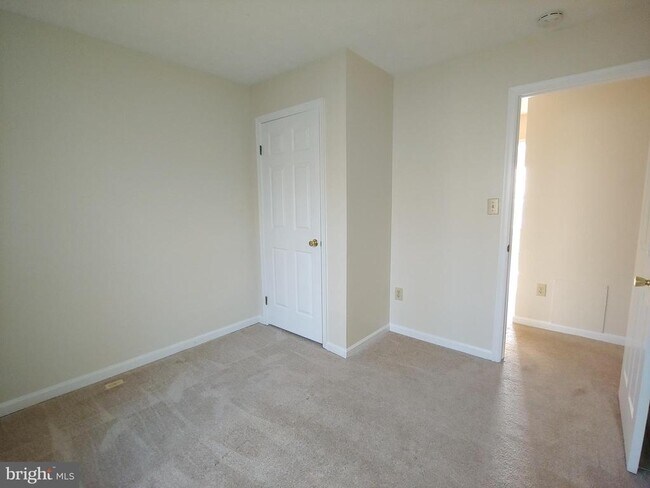 Building Photo - 2134 Commissary Cir