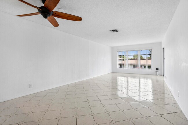 Building Photo - 13283 Pineapple Palm Ct