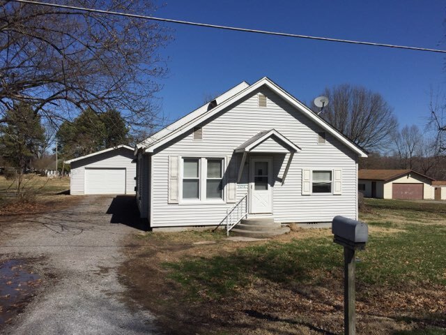 Primary Photo - 104 Taylor Ave