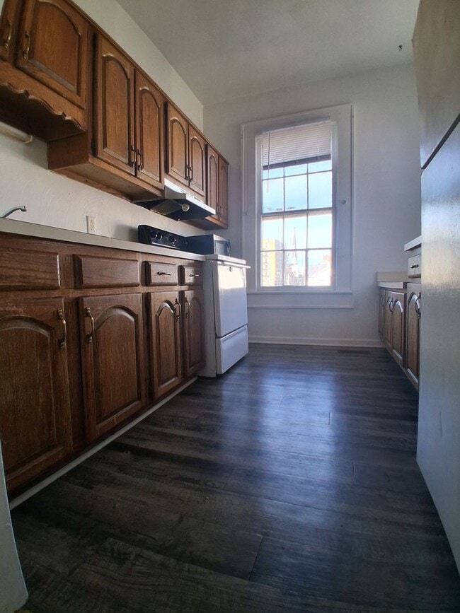 Building Photo - 431 County St