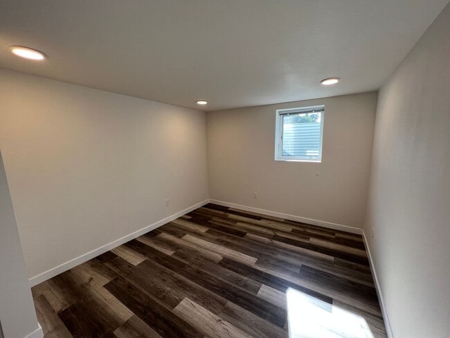 Building Photo - 2843 Harold Dr SE