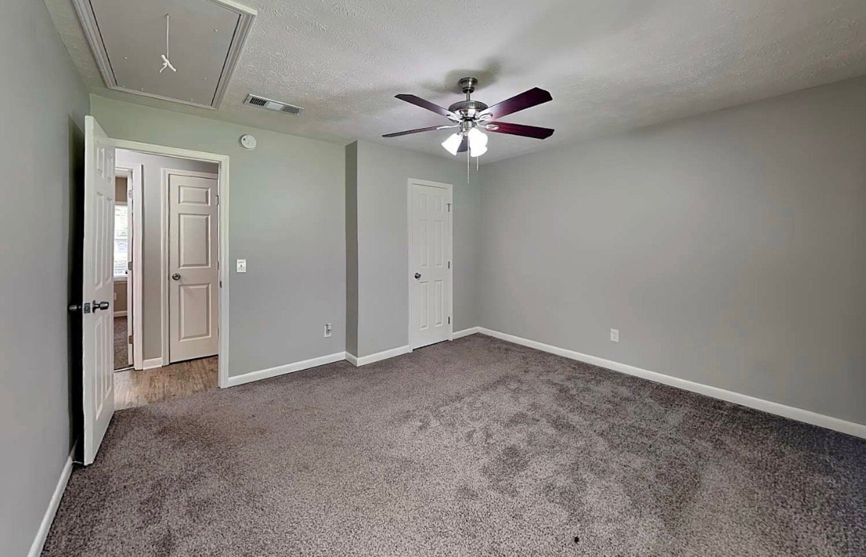 Building Photo - 2621 Hereford Ct SW