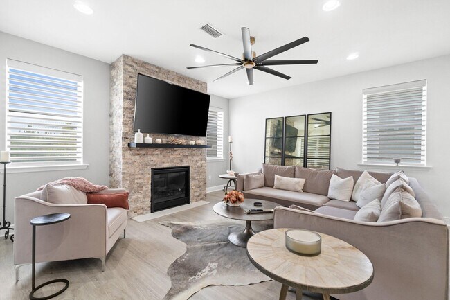 Building Photo - 8411 Coral Reef Wy