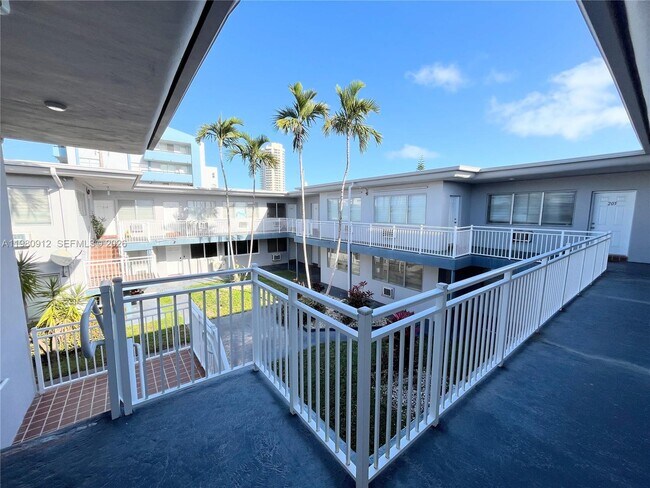 Building Photo - 350 75th St