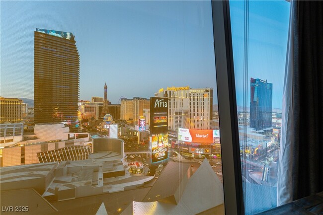 Building Photo - 3722 S Las Vegas Blvd