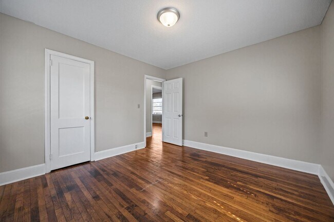 Building Photo - Duplex