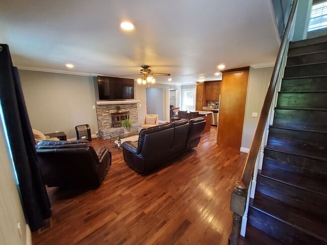 Building Photo - Sevierville 37862 - Showings begin July 11, 2026 - Fully Furnished! Long term or 3 Month Lease Co...