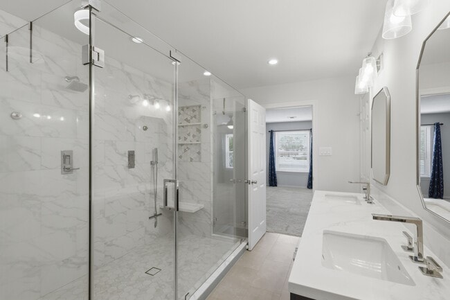 Building Photo - 9419 Stonehouse Ln