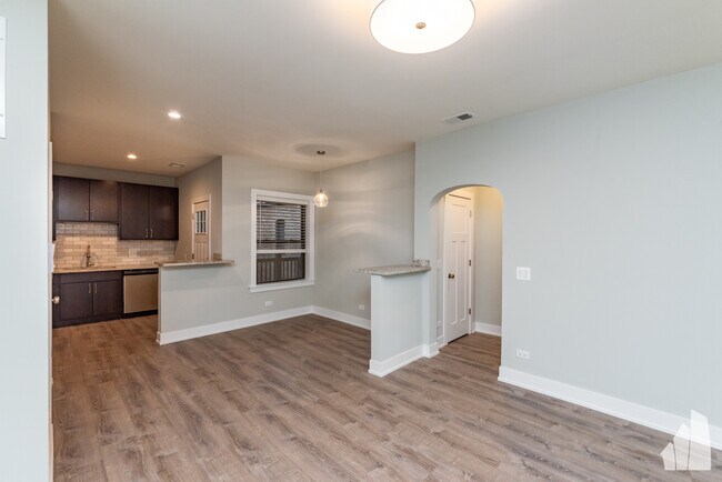 Building Photo - 1147 Maple Ave