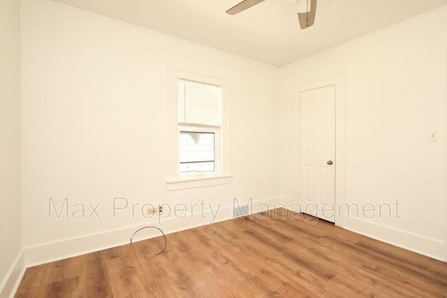 Building Photo - 1113 Douglas Ave