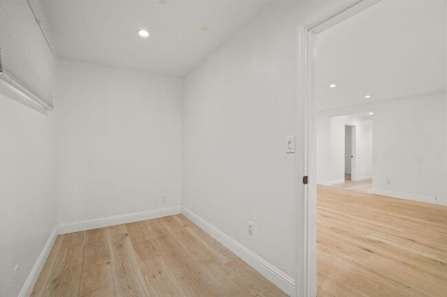 Building Photo - 789 Cañada Rd