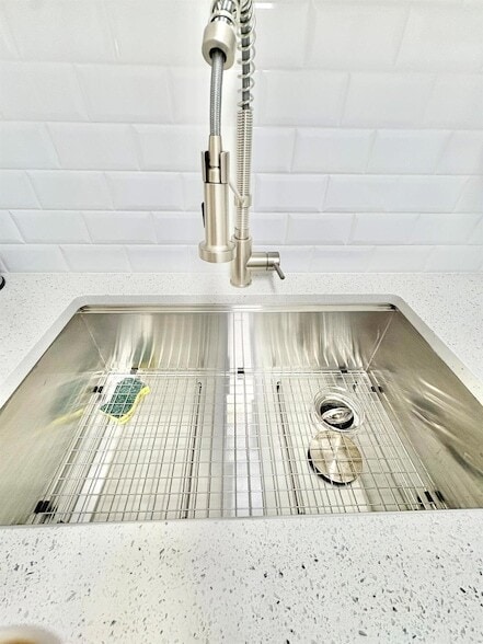 Building Photo - 47 Salisbury B