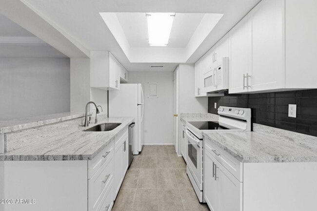 Building Photo - 780 E Eugie Ave