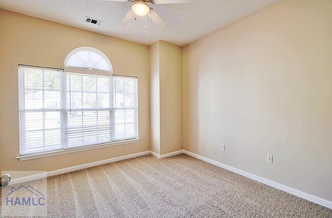 Building Photo - 7 Limestone Ln