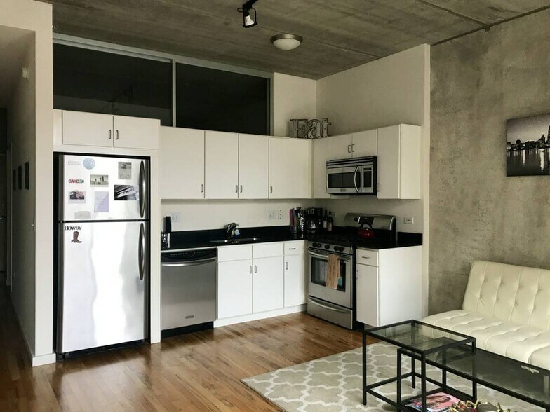 Kitchen - 630 N Franklin St