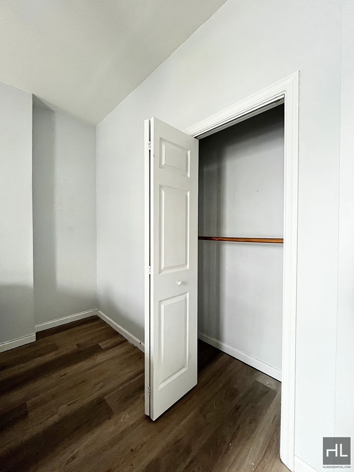 Building Photo - 1049 Jefferson Ave