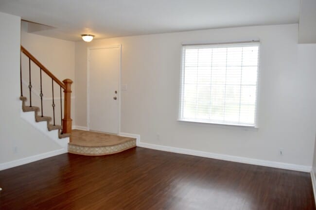 Building Photo - Updated photos coming soon…Great 2 Bedroom 1 1/2 Bath Townhome Now Available in River Plantation!