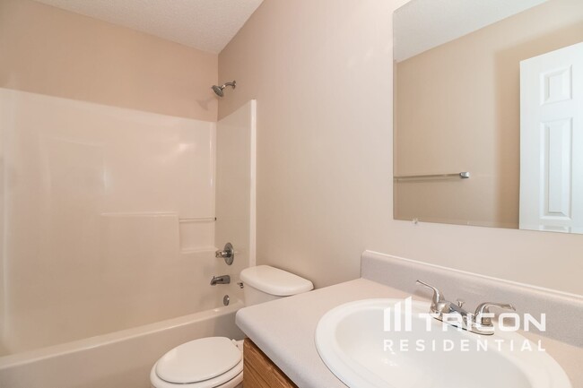 Building Photo - 207 Denby Cir