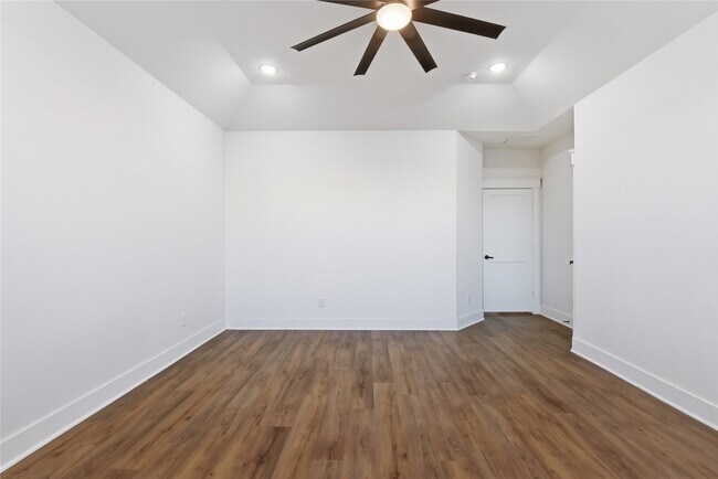 Building Photo - 1243 W 23rd St