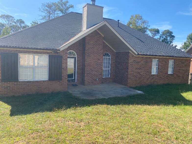 Building Photo - 3683 Old Ferry Rd